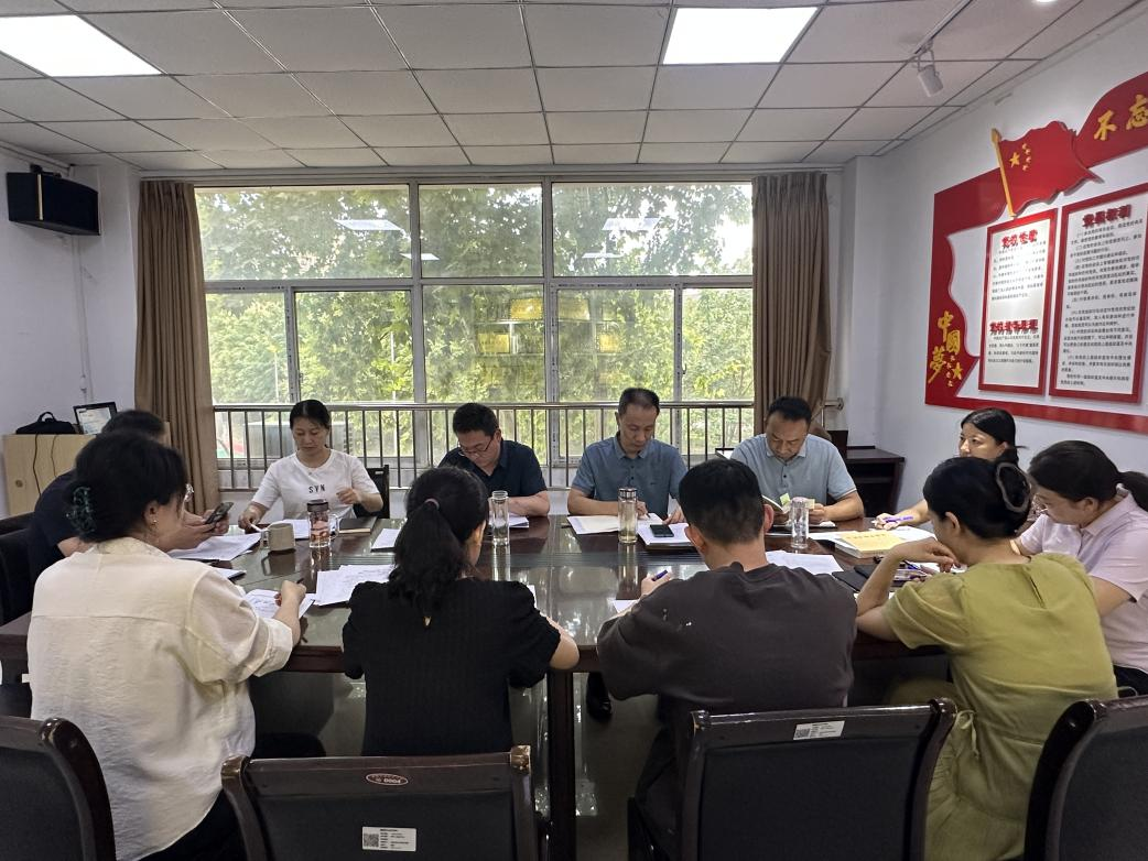 公司党总支理论学习中心组开展集中理论学习